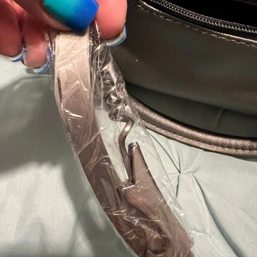 Insulated Wine Bag NWT with Wine Bottle opener included